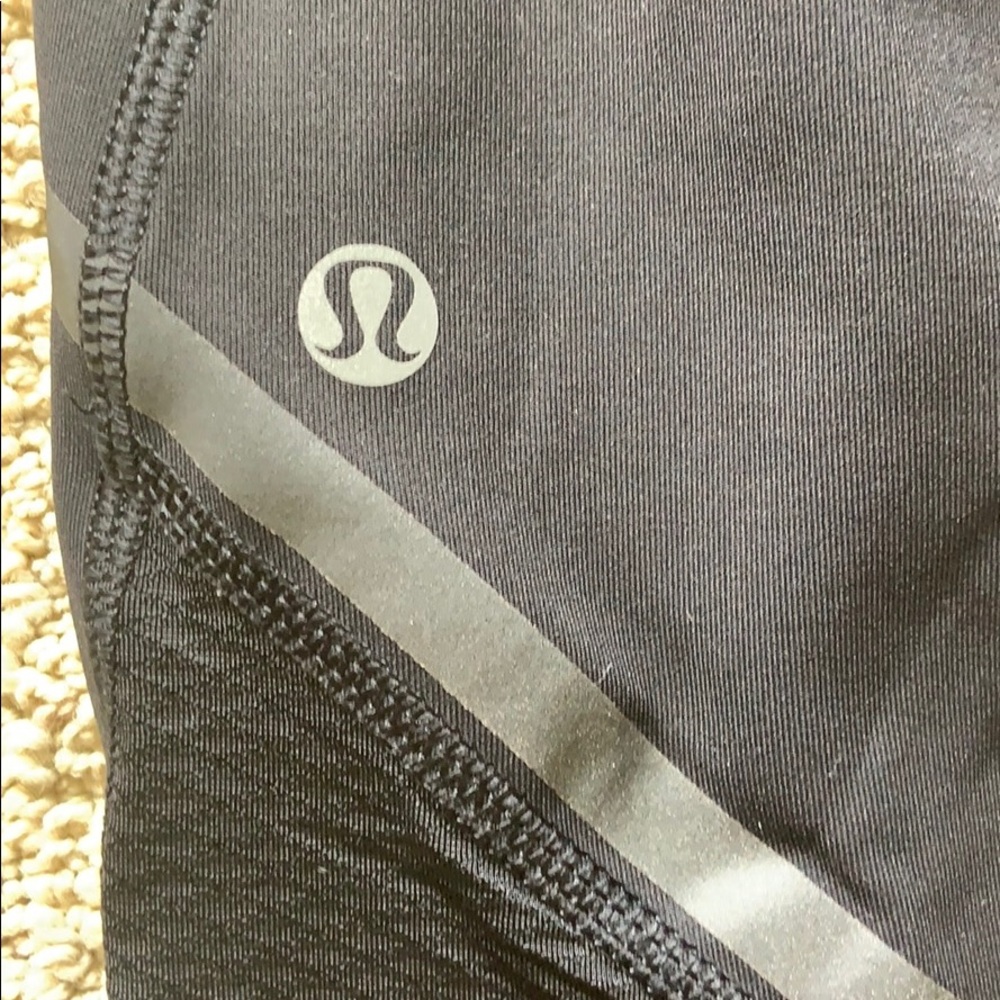 Lululemon Pocketed Cropped Leggings - Picture 3 of 4